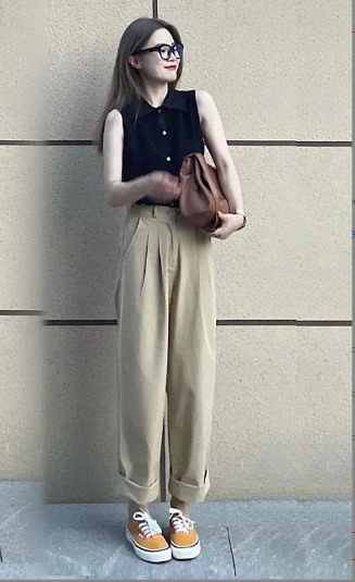 針織衫西裝褲套裝（黑色針織衫+卡其色西裝褲）（規格：S-XL碼）(下單後聯絡客服確認發貨尺碼) #F047050145