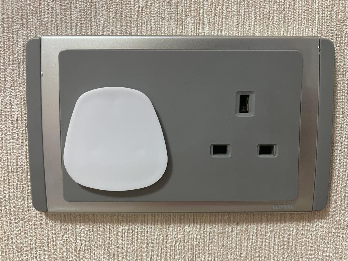 Children's Electric Shockproof Power Socket 3-Pin Plug Protective Cover 1 Set of 2 Pieces