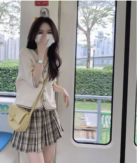 上衣裙子兩件套裝（上衣+格子短裙）（規格：M-XL碼）(下單後聯絡客服確認發貨尺碼) #F047050023