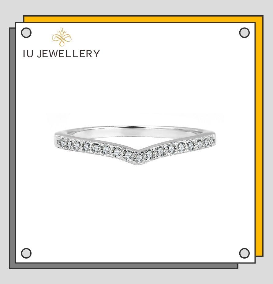 閃鑽莫桑系列 : 925純銀莫桑石V形排戒線戒