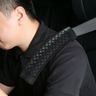 [1對裝] 米色 小羊紋汽車安全帶護肩 皮革格紋車用安全帶套 車內飾品通用汽車用品