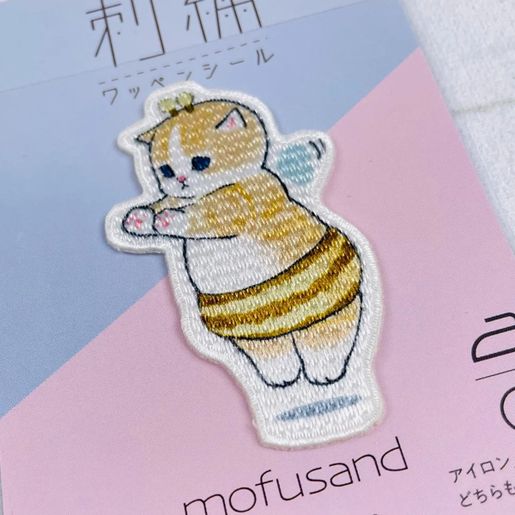 日本市集| 日本貓雜貨Mofusand 蜜蜂黃貓刺繡兩用熨章貼紙(261)【市集