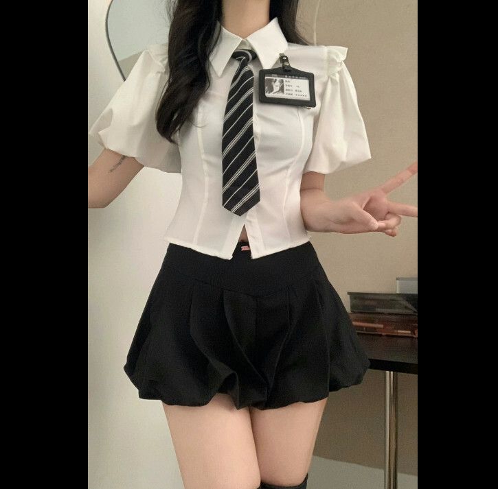 時尚套裝（黑色花苞短褲+上衣 S-L碼）(下單後聯絡客服確認發貨尺碼)#F224015019