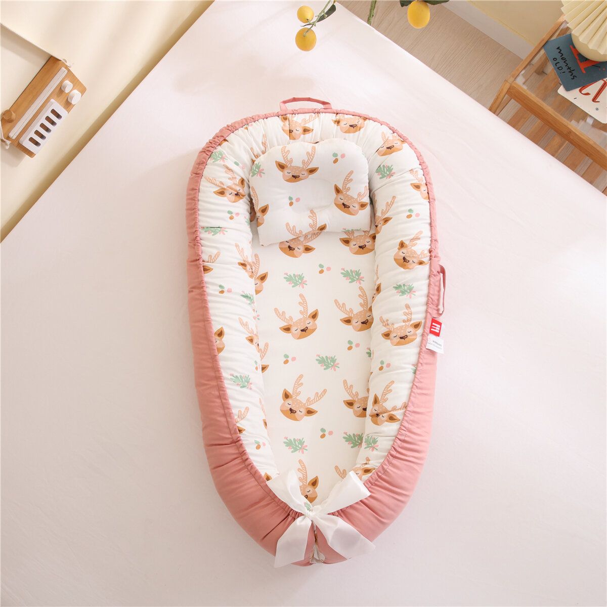 Baby Portable and Reversible Crib Deers