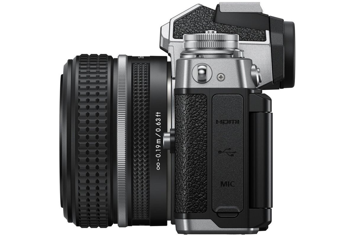 nikon z fc kit