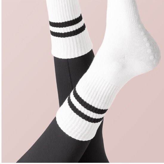 中筒襪防滑矽膠襪子運動襪子（常規厚度50克 白色）#SKY