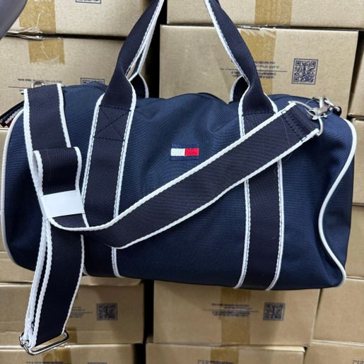 Tommy hilfiger small hot sale duffle bag