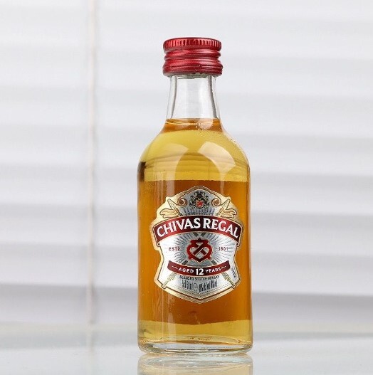 芝華士12年威士忌 (酒辦)(玻璃樽)(平行進口) #威士忌可樂 #Highball onrock Chivas Regal 12years