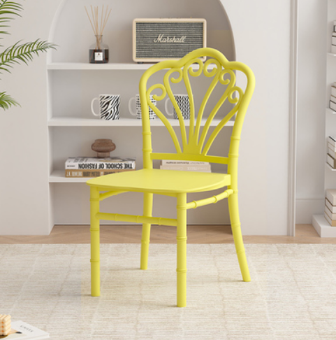 兒童簡約塑料花邊椅(黃色)(尺寸:29*32*56CM)#M209012478