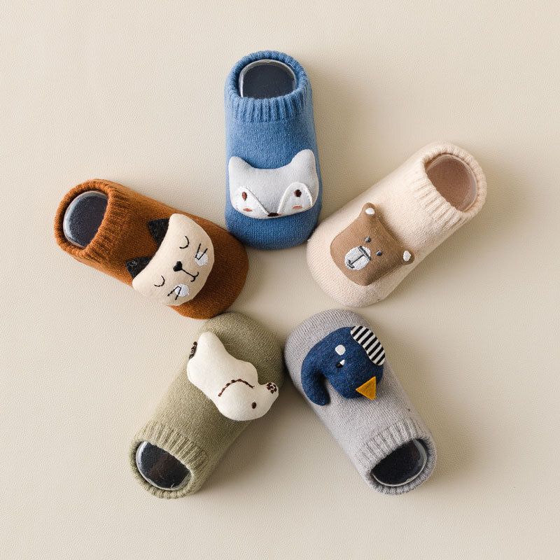 日韓初生嬰兒襪子學行襪地板防滑襪可愛立體卡通公仔(款式颜色随機) - KL377