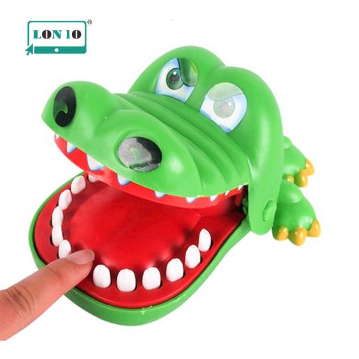 1Pc Random Shark Biting Finger, Tooth Extraction Toy, Trick Props