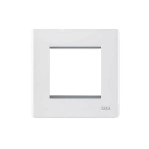 BG ELECTRICAL - 插座 纖薄1位元元正方形孔面板 白色 50X50mm 5x50mm模塊面板推薦 正方框 圍邊插座框 86x86單位正方形中空框 不見螺絲Euro-Module系列面板框 推薦PCWHEMS2