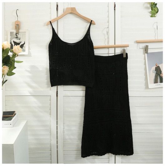 【兩件套】V領鏤空針織吊帶+高腰中長款半身裙（黑色）（均碼）#F038083331